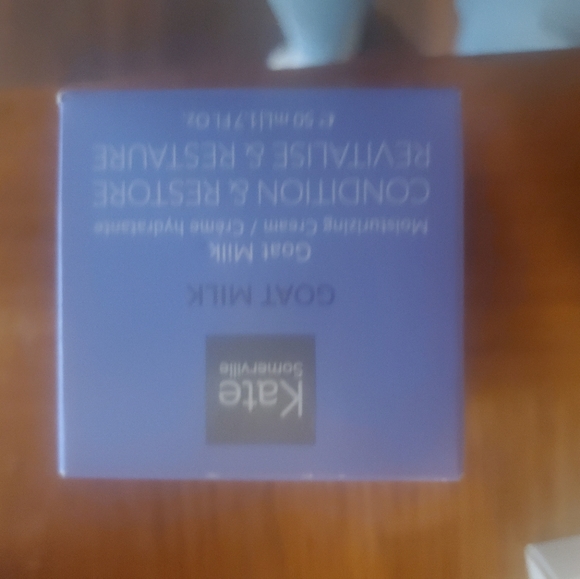 Makeup bundle - Picture 2 of 9